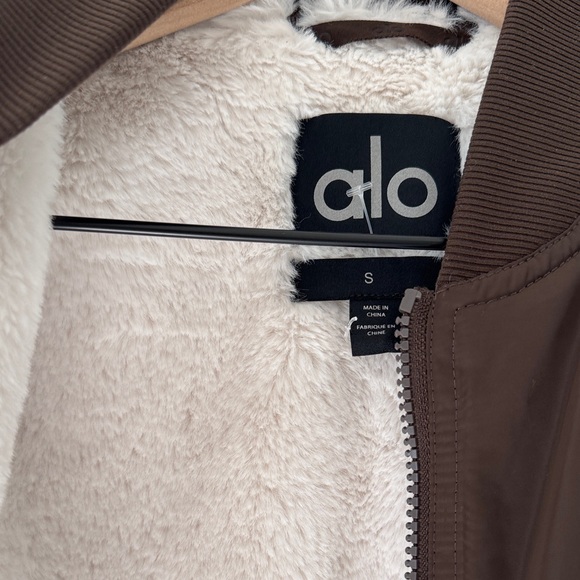 ALO Yoga Urbanite faux fur jacket - Picture 4 of 9